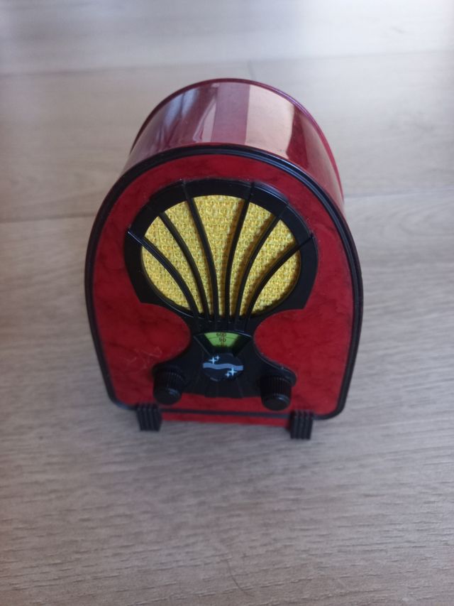 Replica miniatura radio antigua