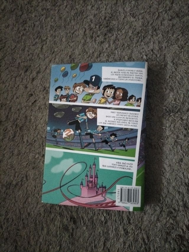 Los Futbolísimos 9: El misterio de la lluvia de meteoritos (Spanish Edition)