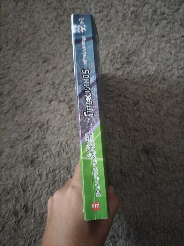 Los Futbolísimos 9: El misterio de la lluvia de meteoritos (Spanish Edition)