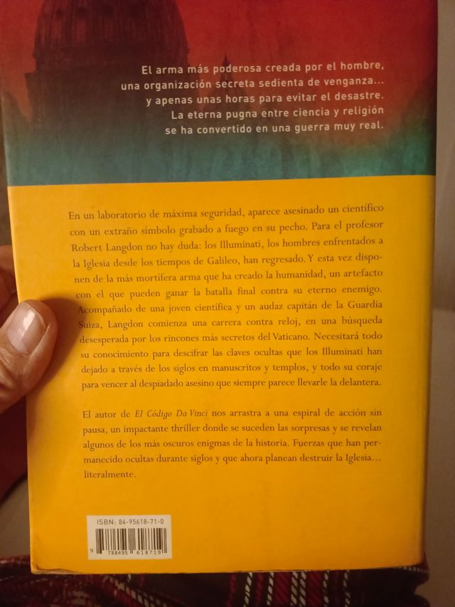 Angeles y Demonios / Angels and Demons (Spanish Edition)