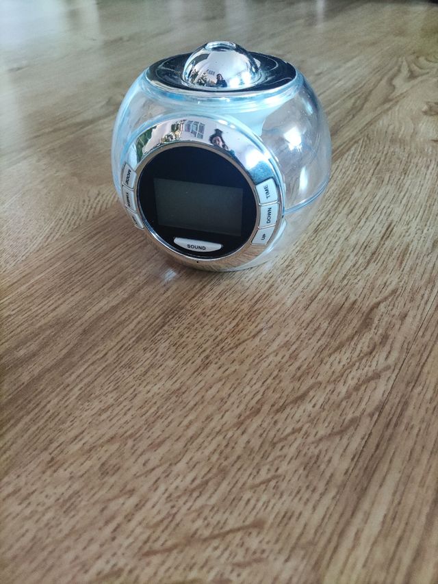 Reloj despertador con proyección / proyector