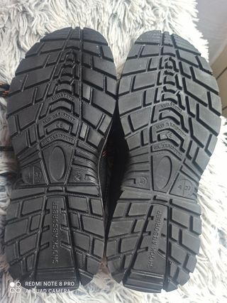 Zapatos de trabajo sin estrenar