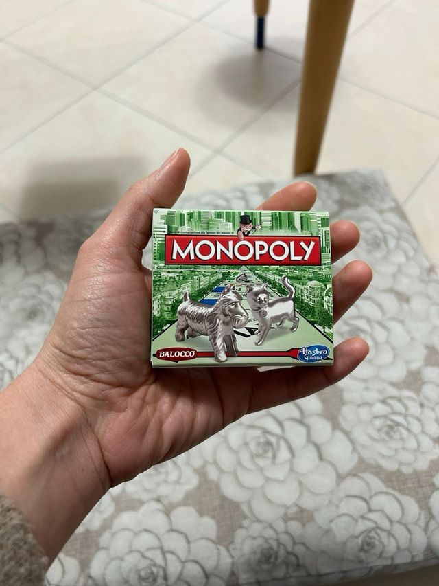 MONOPOLY Hasbro tascabile
