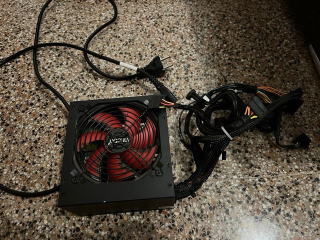 Fuente de alimentación Innobo de 400W