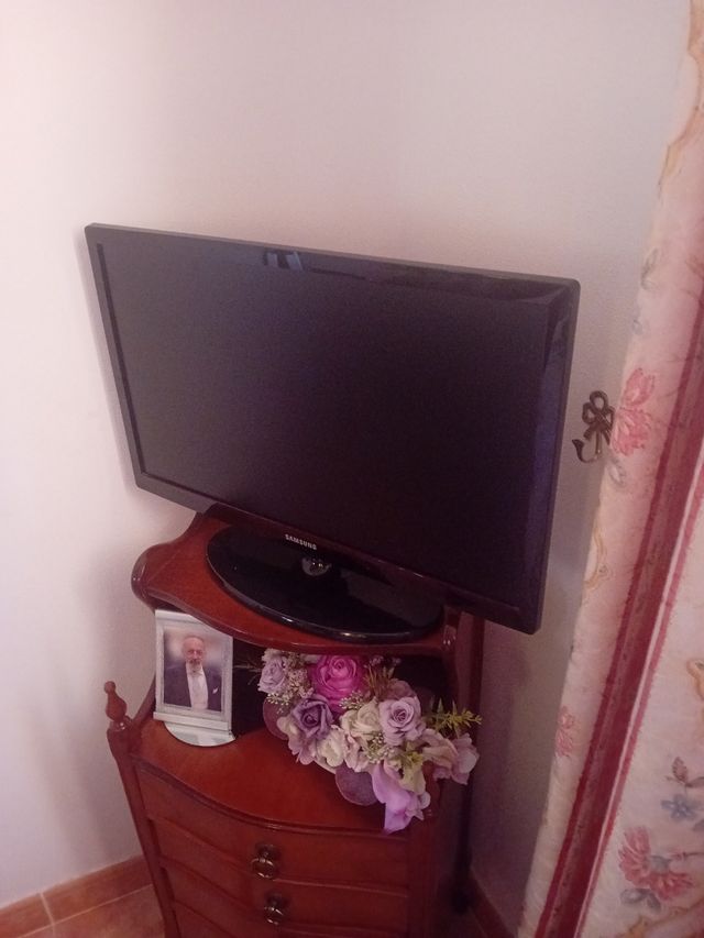 OFFERTA 30E SAMSUNG DA 24 POLLICI.