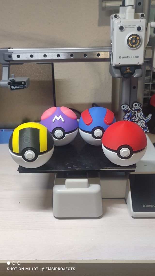 Pokemon - Pokeball personalizada y estándar.
