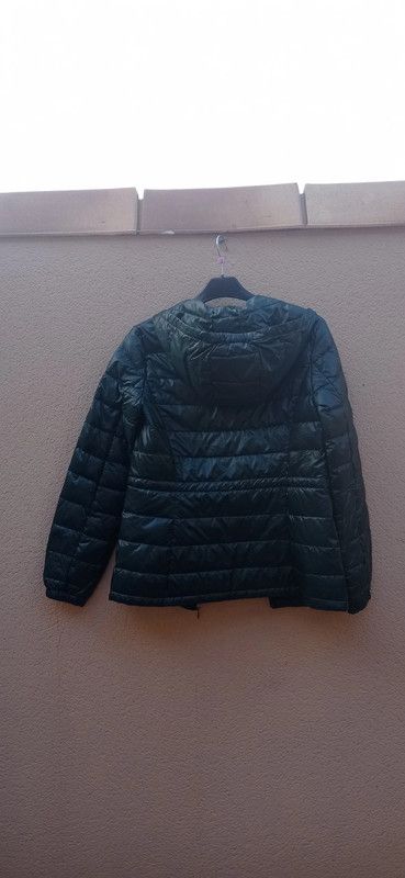 Chaqueta ligera verde Sfera