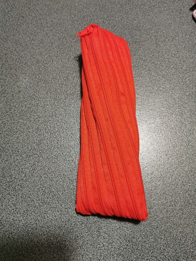 Astuccio cerniera rosso