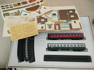 Maqueta de trenes a batería antigua