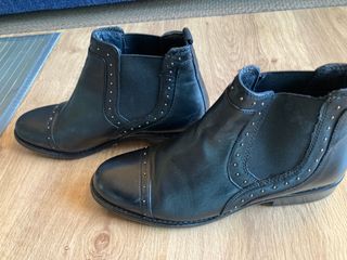 Botines negros de piel