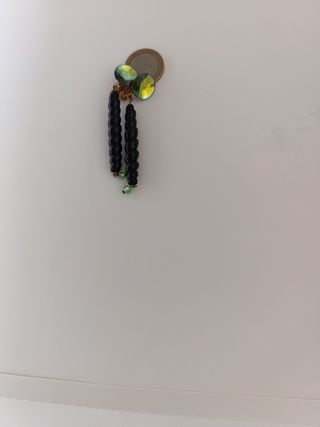 Antiguos pendientes largos de azabache