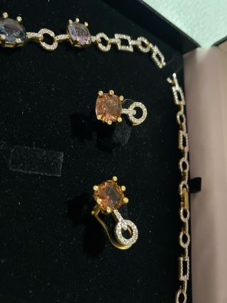 Conjunto de collar y pendientes