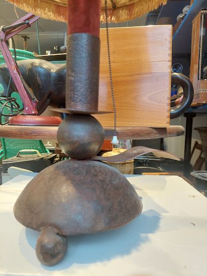 Lampara de sobremesa de hierro de los años 60