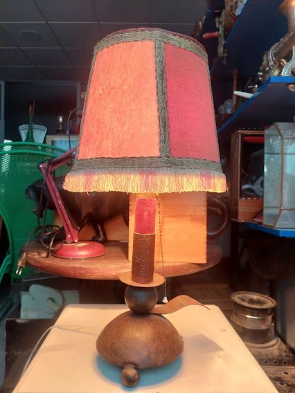 Lampara de sobremesa de hierro de los años 60