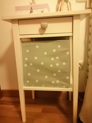 Mesinha de cabeceira