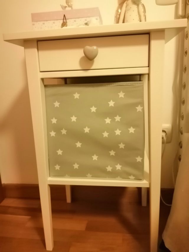 Mesinha de cabeceira