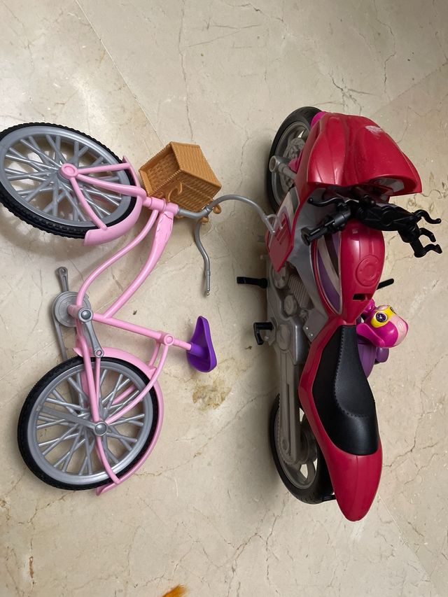 Moto sidecar y bici Barbie con perrito