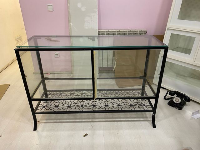 Vitrina hierro y cristal