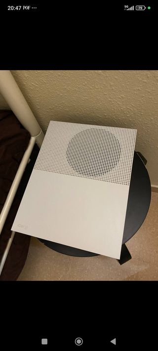 Xbox one con dos mandos,10 juegos y auriculares.