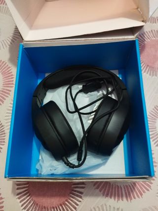 Xbox one con dos mandos,10 juegos y auriculares.