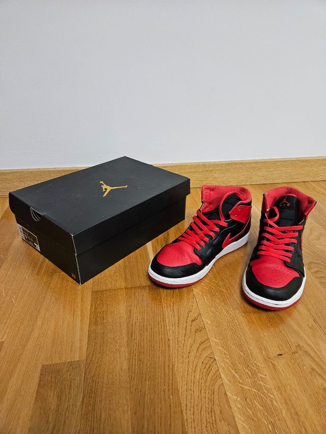 Nike Air Jordan 1 Mid - Alternate Bred