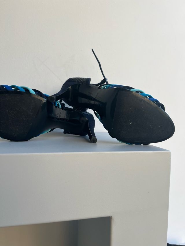 Sandalias de tacón de Zara. Como nuevas