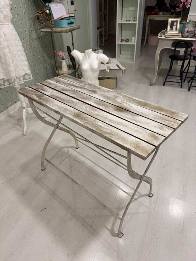 Mesita auxiliar hierro y madera