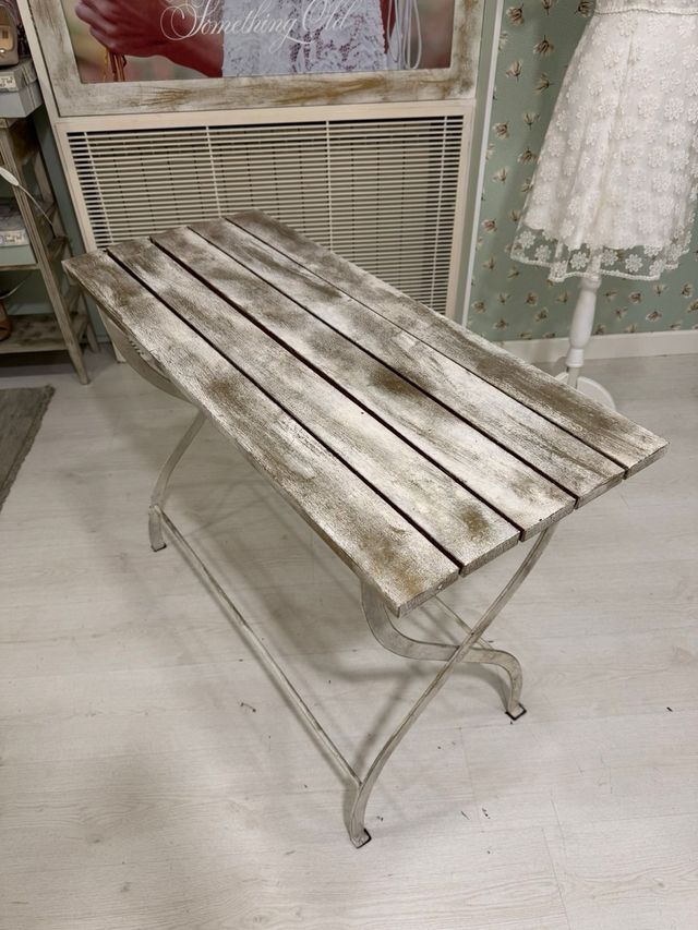 Mesita auxiliar hierro y madera