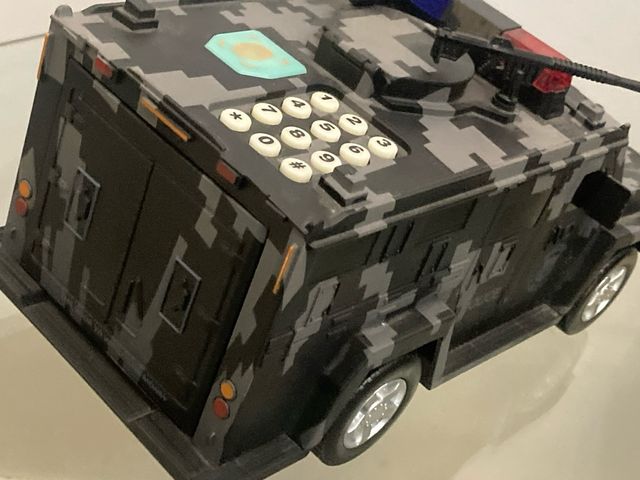 Hucha camion blindado con contraseña para niños
