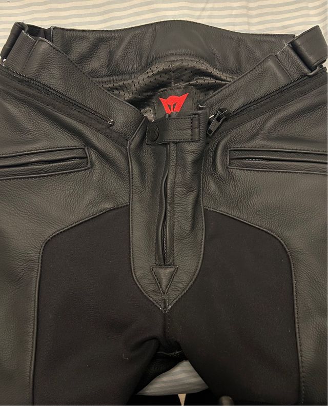 Pantalón moto negro Dainese talla 48