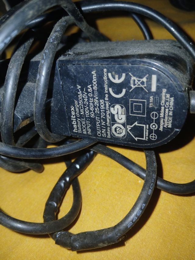 Cargador esperadora marca HABITEX