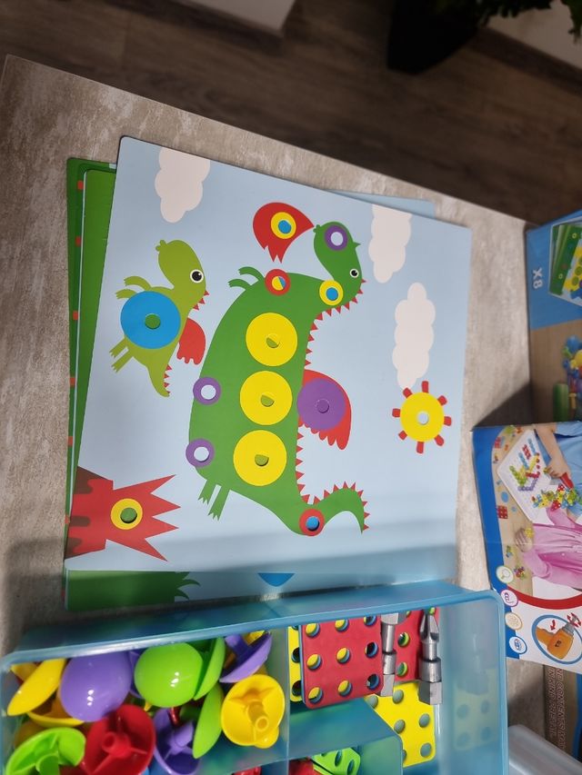 Juego puzzle tornillos mosaico