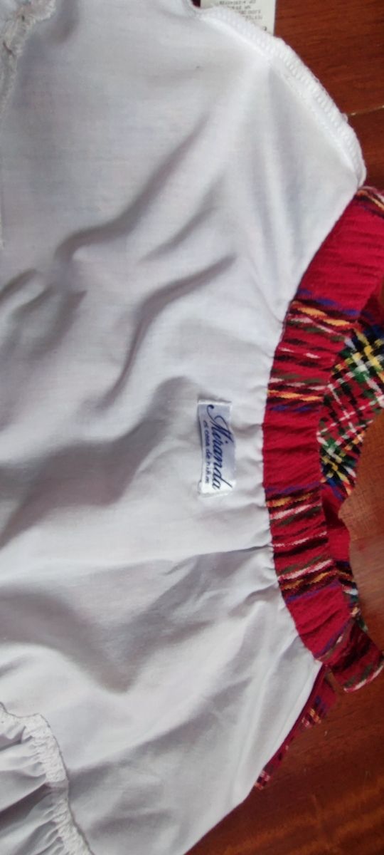 Conjunto de blusa y falda