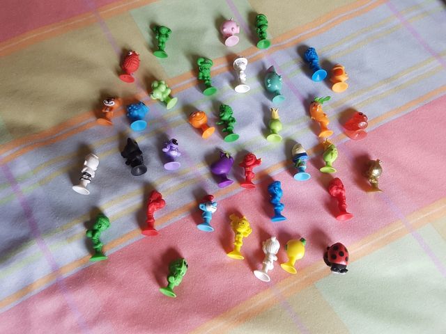 Lote figuritas stikeez