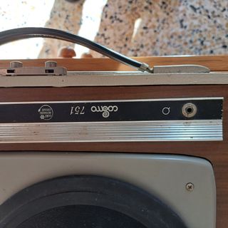Tocadiscos vintage. Marca COSMO 751