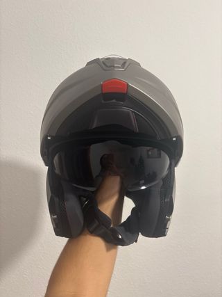 Casco modular marca Garibaldi