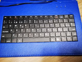 Funda tablet con teclado