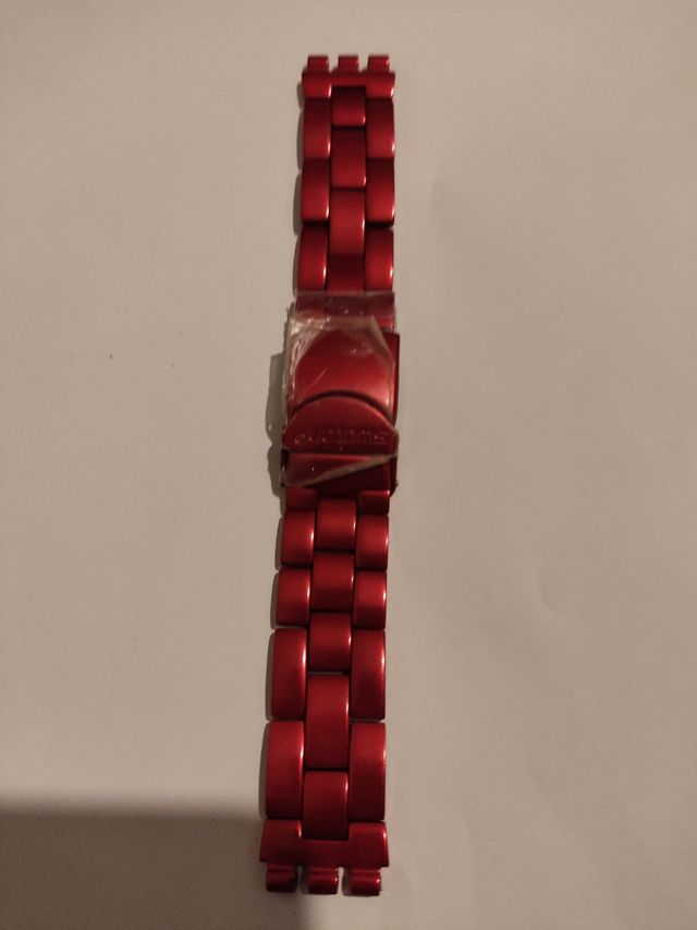 Cadena para reloj marca Swatch.