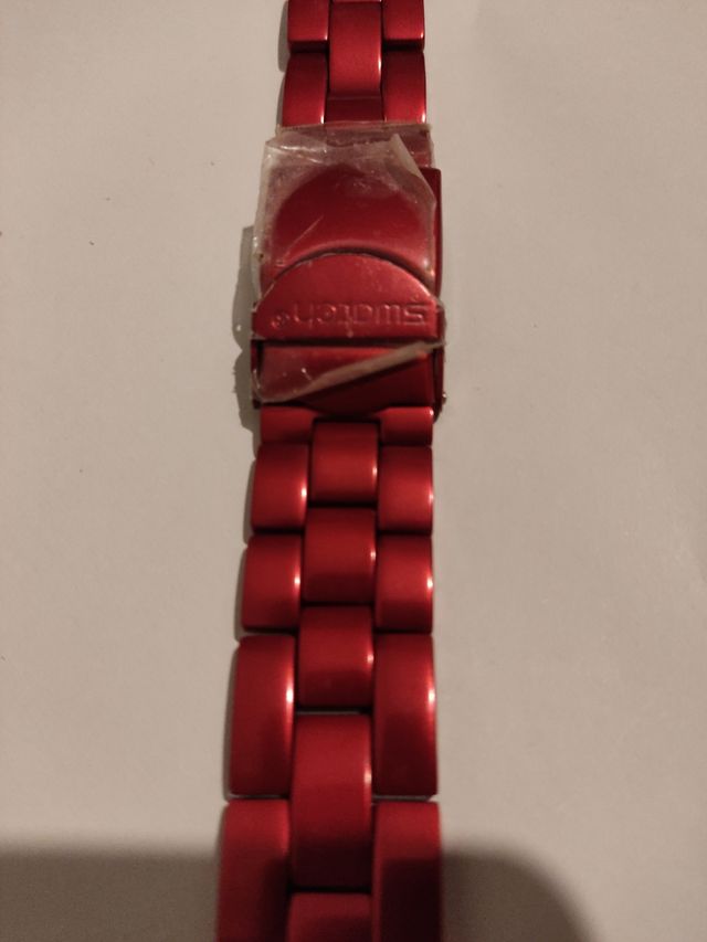 Cadena para reloj marca Swatch.