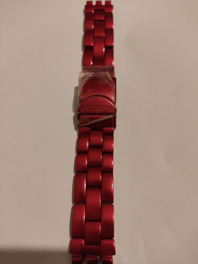 Cadena para reloj marca Swatch.