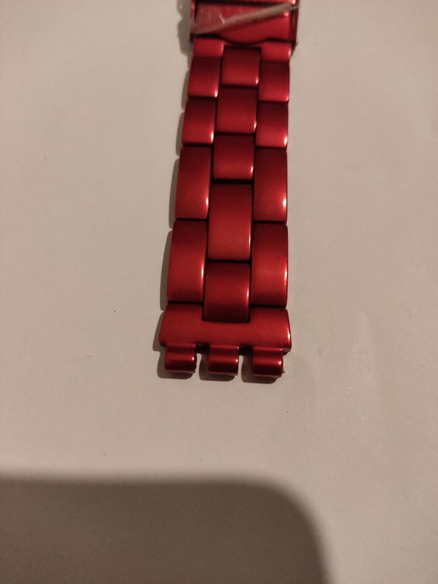 Cadena para reloj marca Swatch.