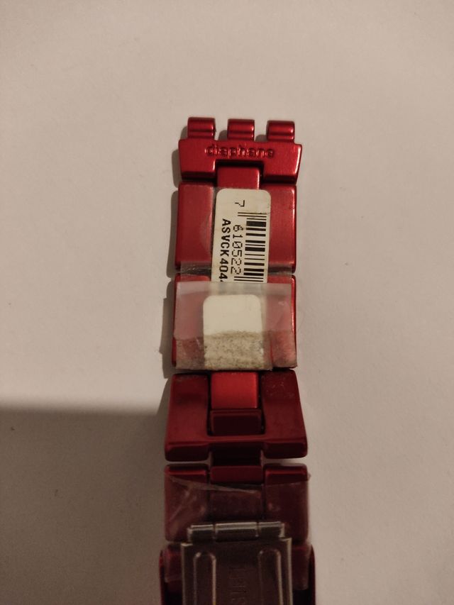 Cadena para reloj marca Swatch.