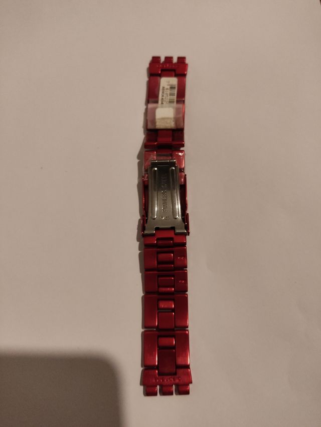 Cadena para reloj marca Swatch.