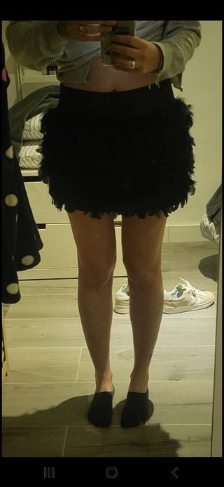 Minifalda plumas