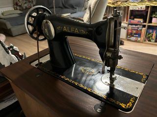 Máquina de coser antigua