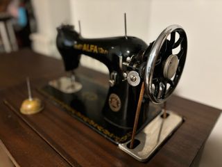 Máquina de coser antigua