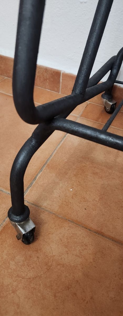 Mesa tele entrada auxiliar vintage Rosa y azul