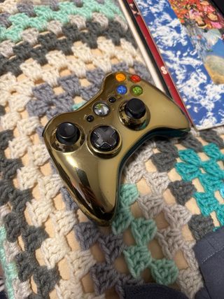 Mando Xbox 360 dorado