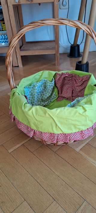 Cesta regalo bebé recién nacido o costura y punto