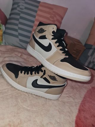 Air jordan Mid 1